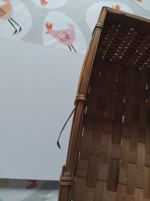 Cesto de vime em bom estado