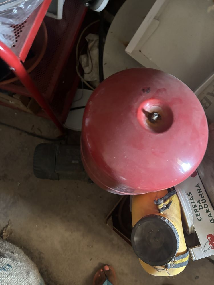 Bombas agua com motor e balao