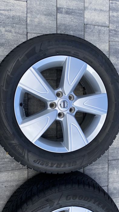 Koła felgi aluminiowe Volvo XC40 5x108 17 cali opony zimowe
