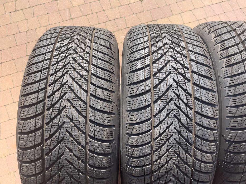 3622. Opony zimowe 225/50/17 Goodyear 8.5mm 23r cena za 4szt jak nowe