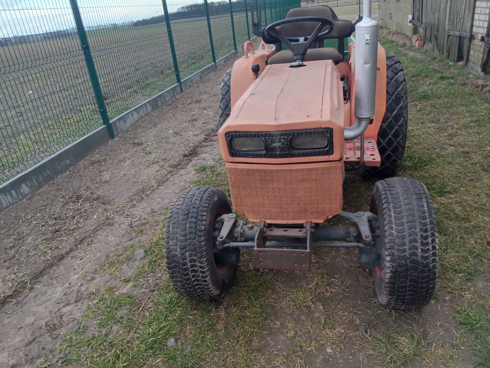 Traktorek Kubota iseki yanmar