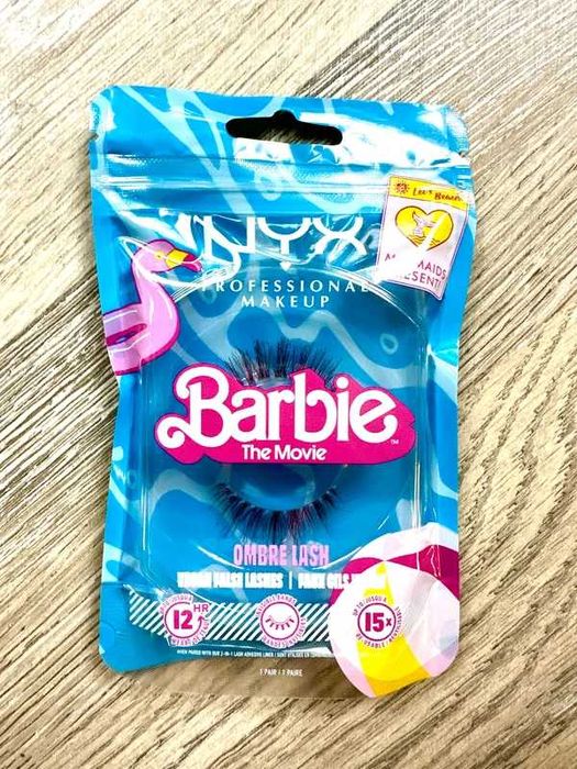 NYX Professional BARBIE Zestaw do makijażu błyszczyk, kredki, rzęsy