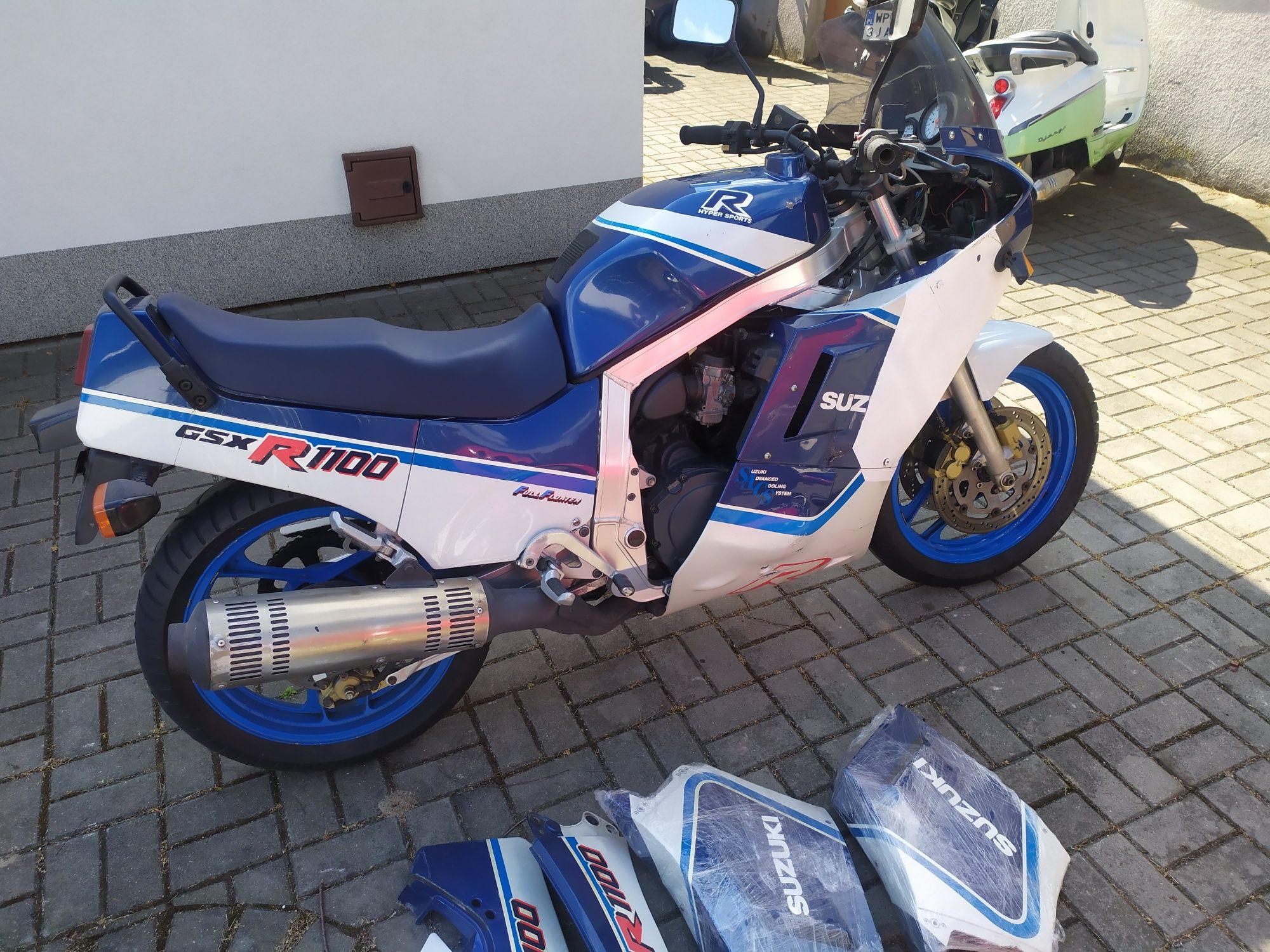 Suzuki GSXR 1100 86r olejak