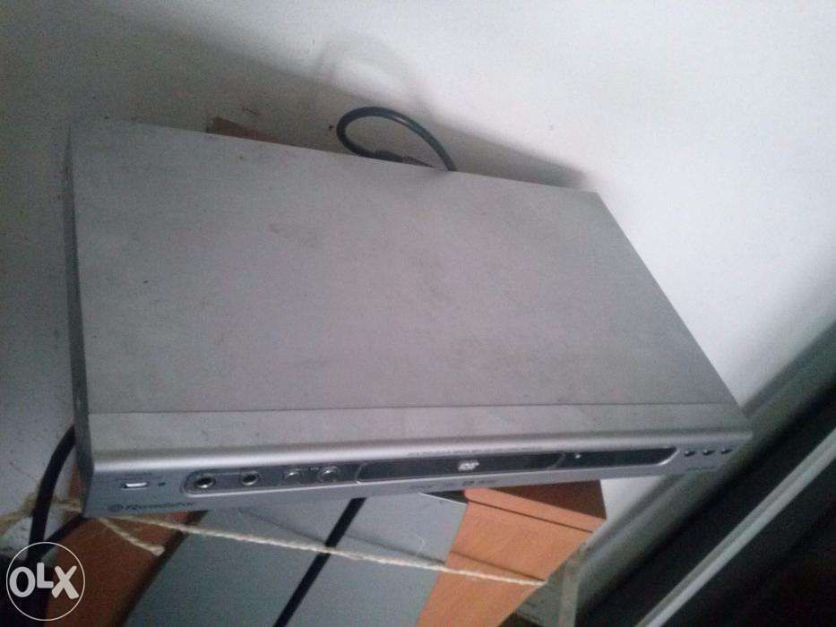 Leitor de DVD de mesa Roadstar Multiformato