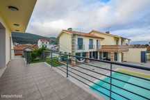 Moradia de luxo T5 com piscina e anexo