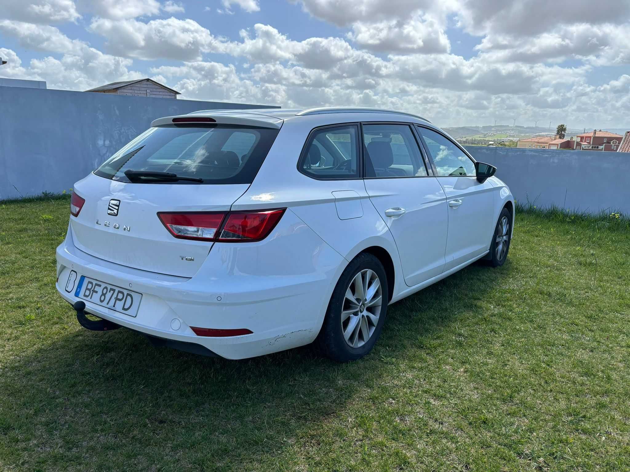 Seat Leon 1.5 TGI Style 2020 GNC/Gasolina automático 60000 KMs