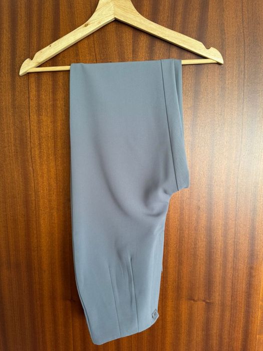 Calça clássica cizenta