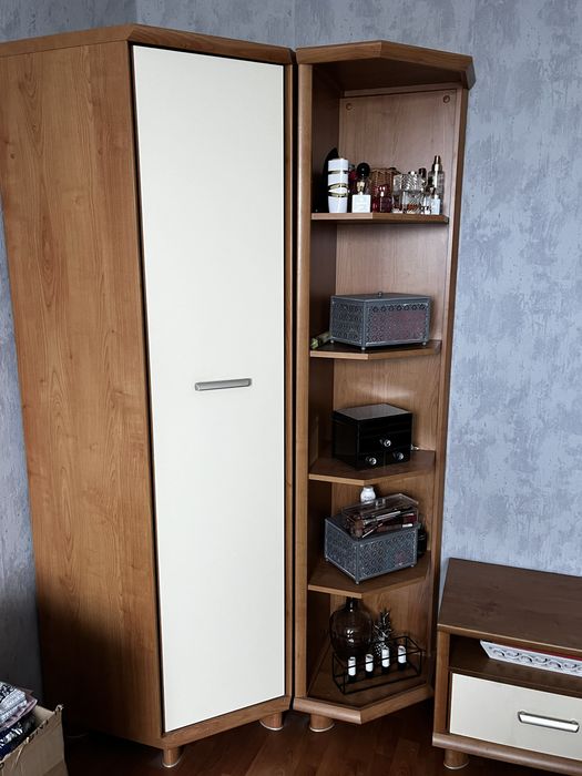 Szafa narożna, komplet mebli, pólki drewniane, zestaw młodzieżowy