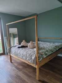 Piękne drewniane łóżko Ikea