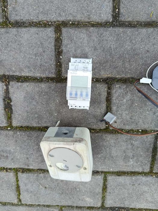 Zestaw włączników, zegar ściemniacz