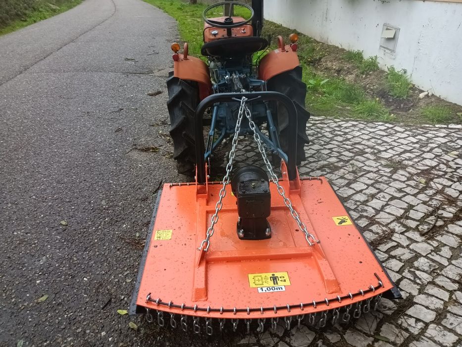 Corta mato novo de metro com mini Yanmar 1300 simples velho