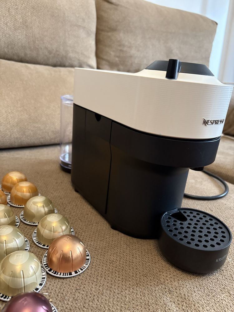 Máquina de café Nespresso Vertuo Pop