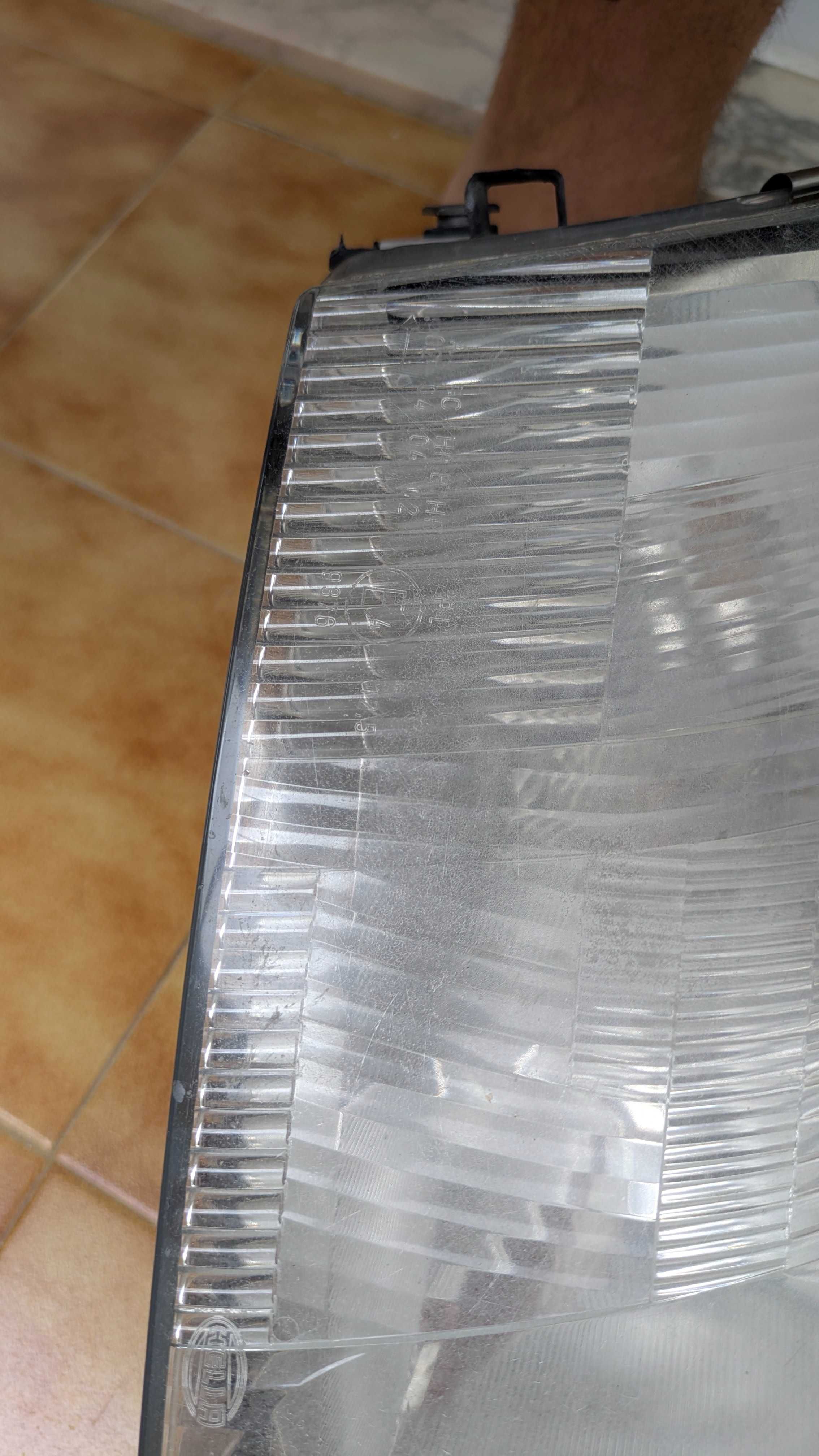 Farol Direito Passat 5B (3B5)