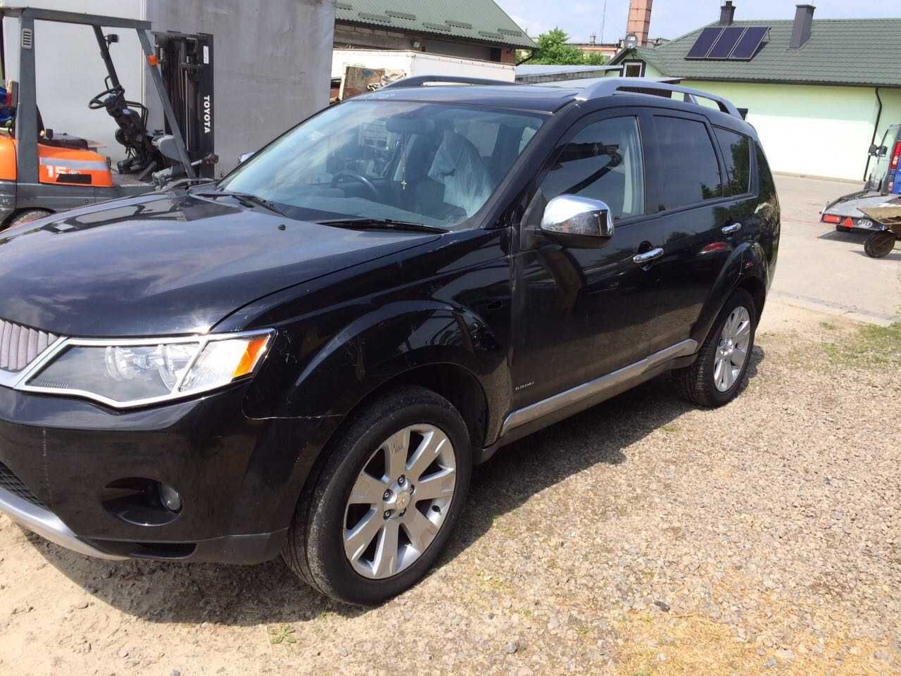 Кузов,запчасти кузова для Mitsubishi Outlander XL