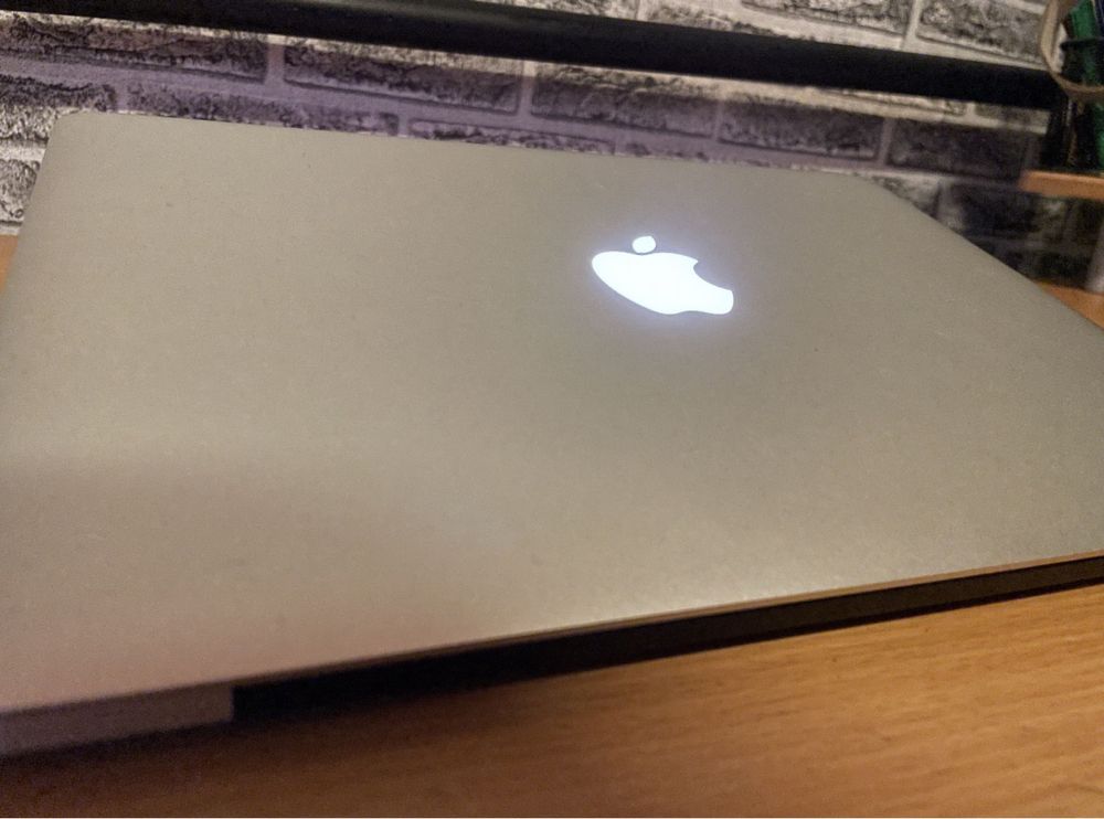 Macbook pro 13, 2015, i5, 8 gb, 256gb