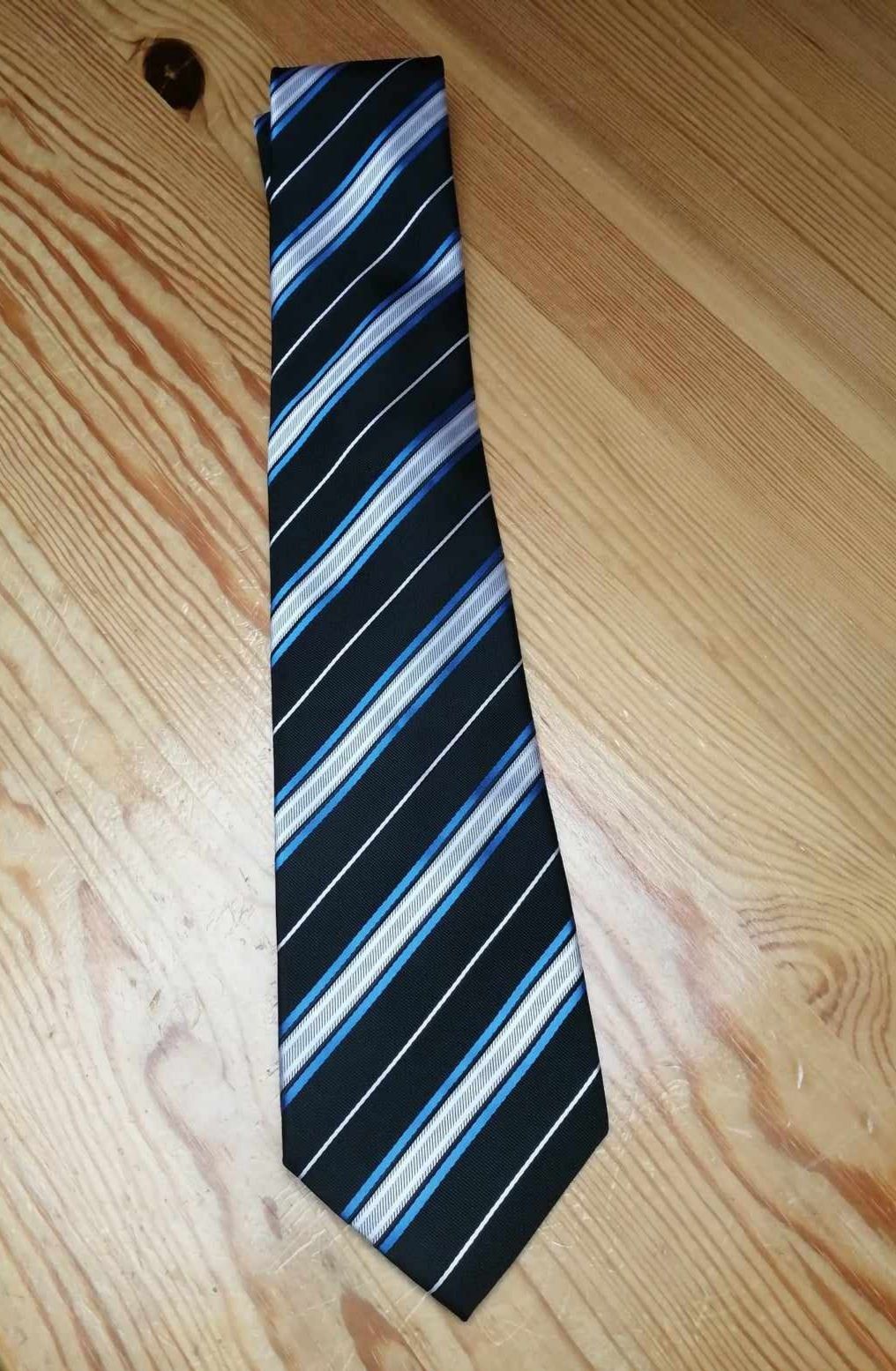 Krawat w paski czarny niebieska