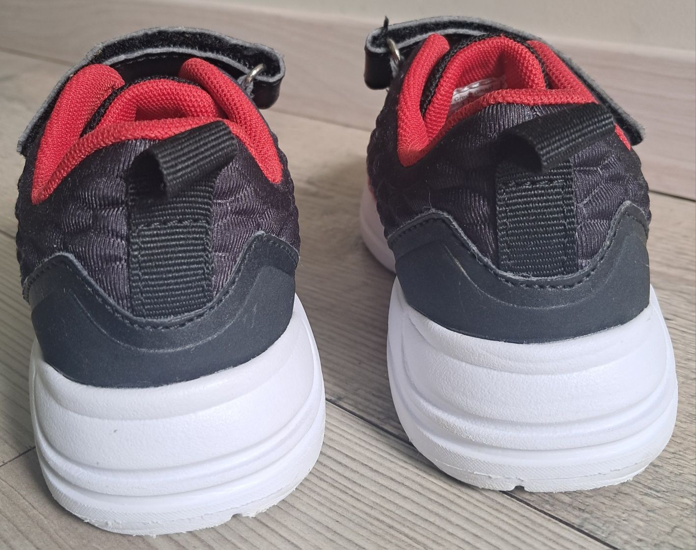 Кросівки SLAZENGER (р.27)