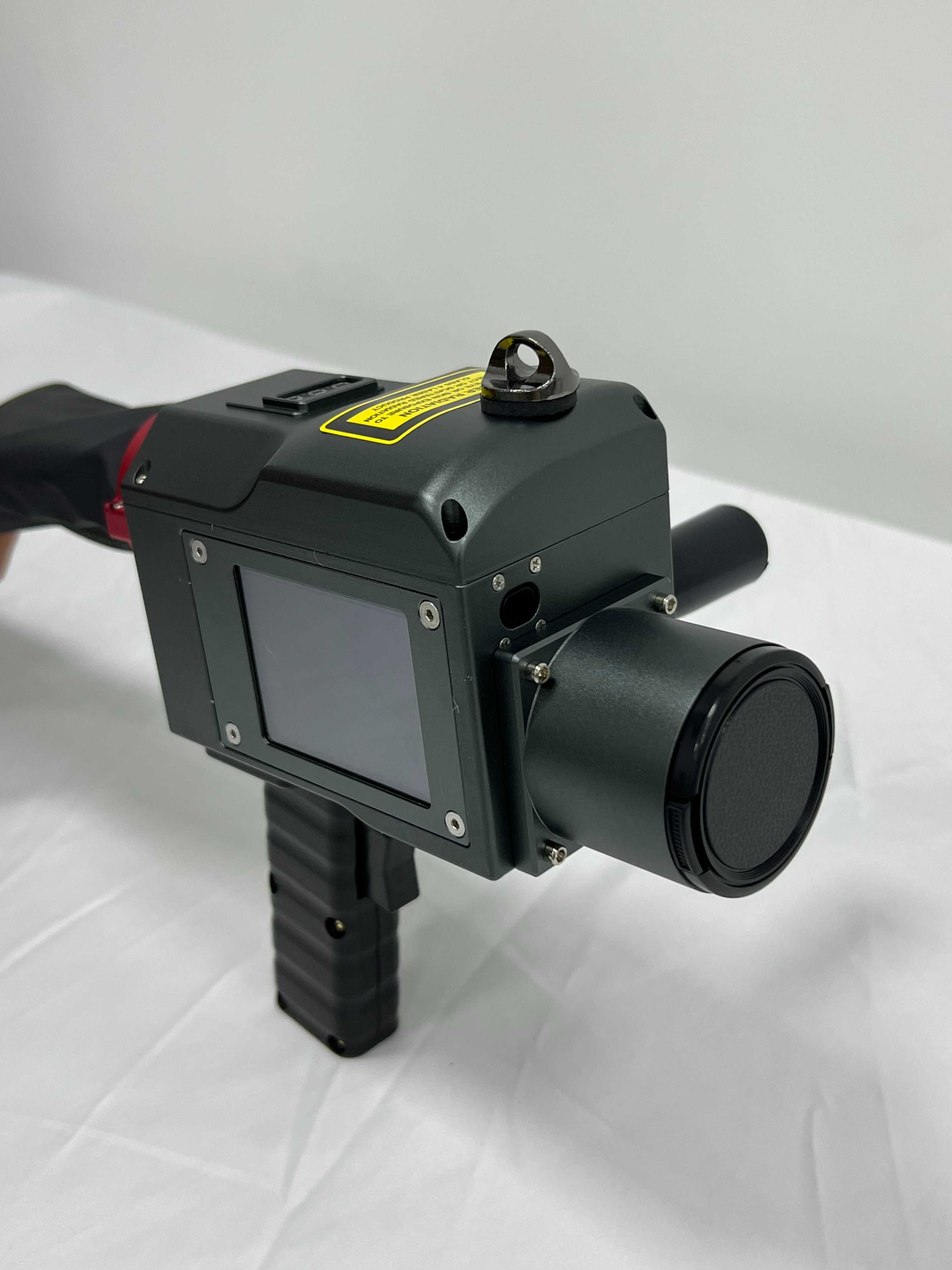 Laser czyszczący  pulsacyjny   500 W  50 mJ