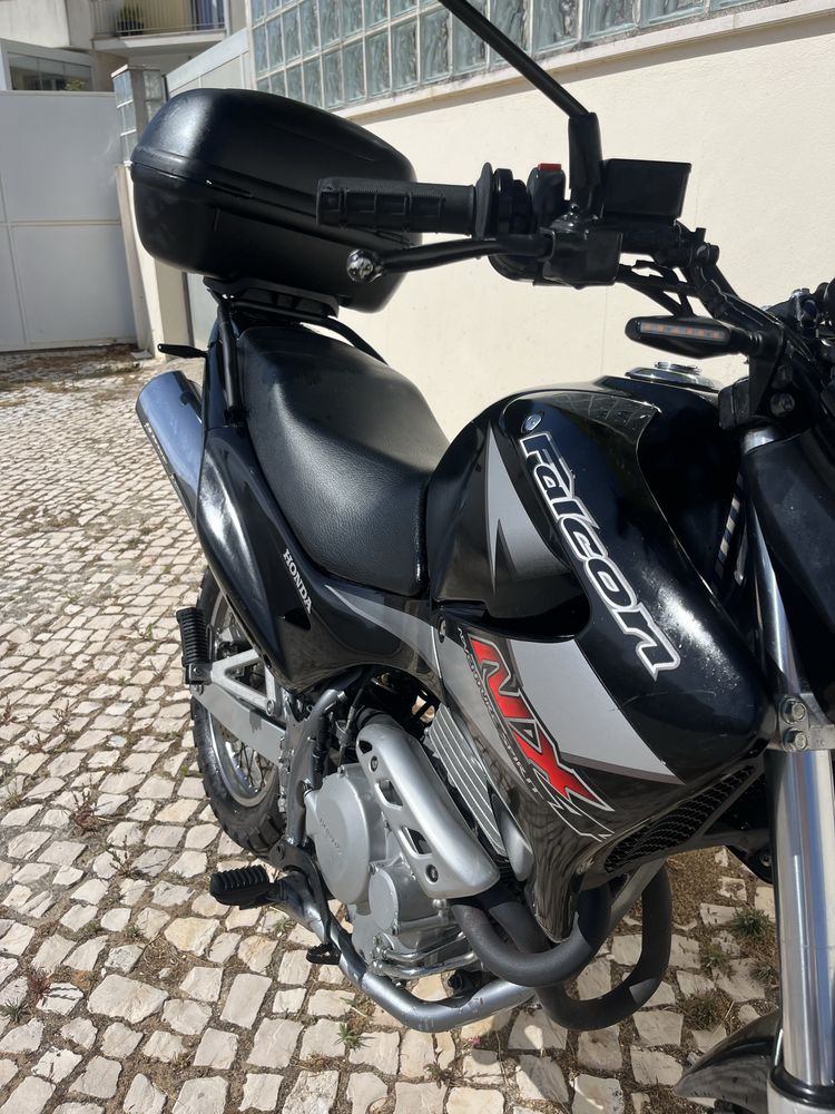 Honda NX 400 Falcon