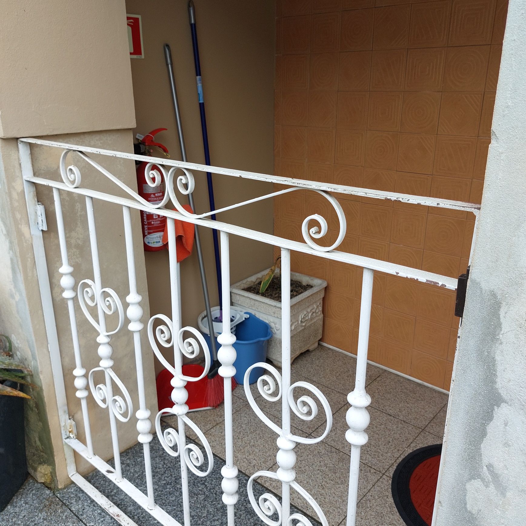 Arrenda-se moradia T1