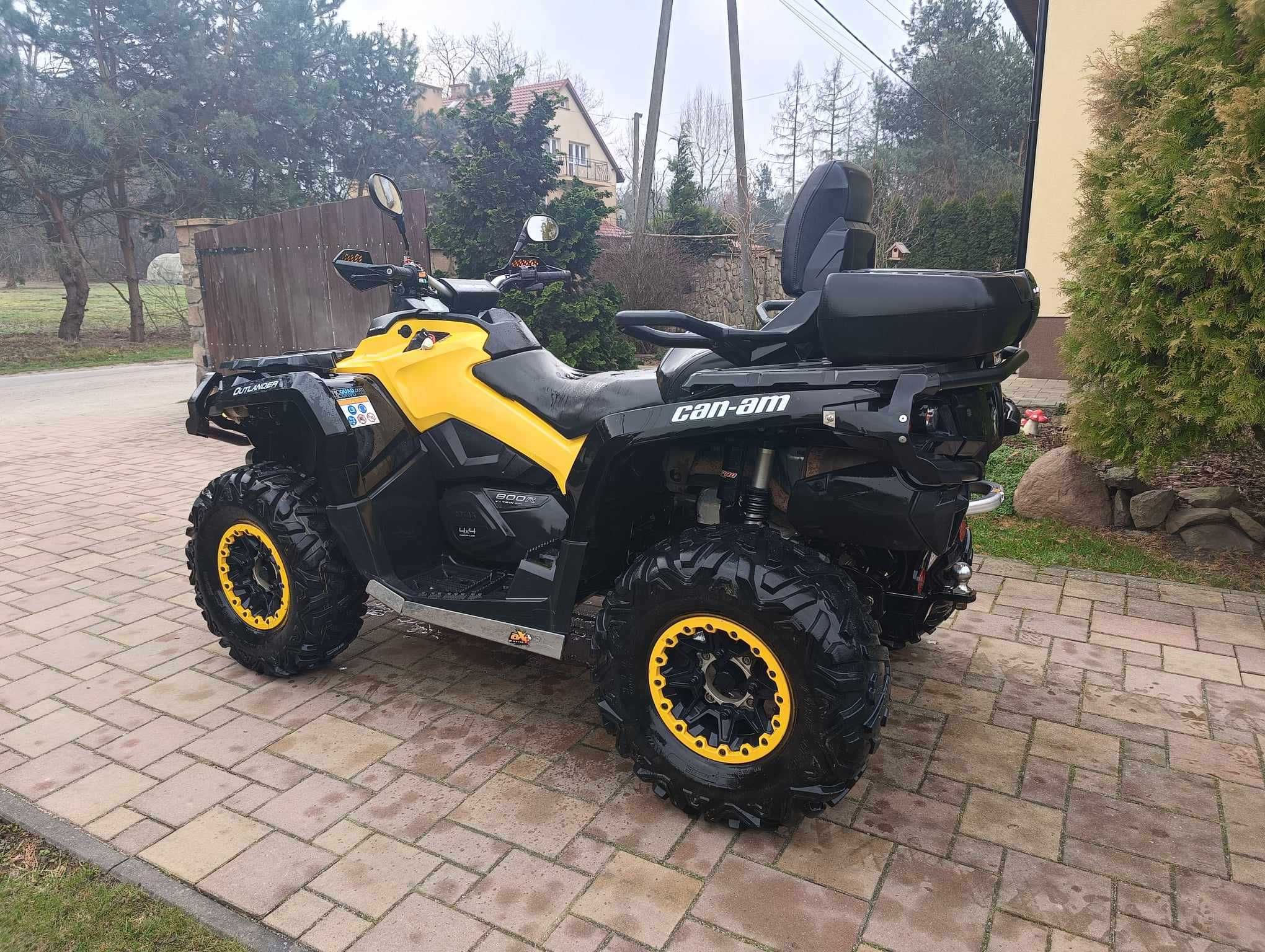 Can-Am Outlander 800 R MAX XTP wersja Long 4x4 z 2014 roku.