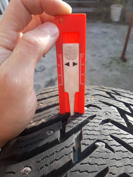 Шина nokian hakkapeliitta 215/60r17