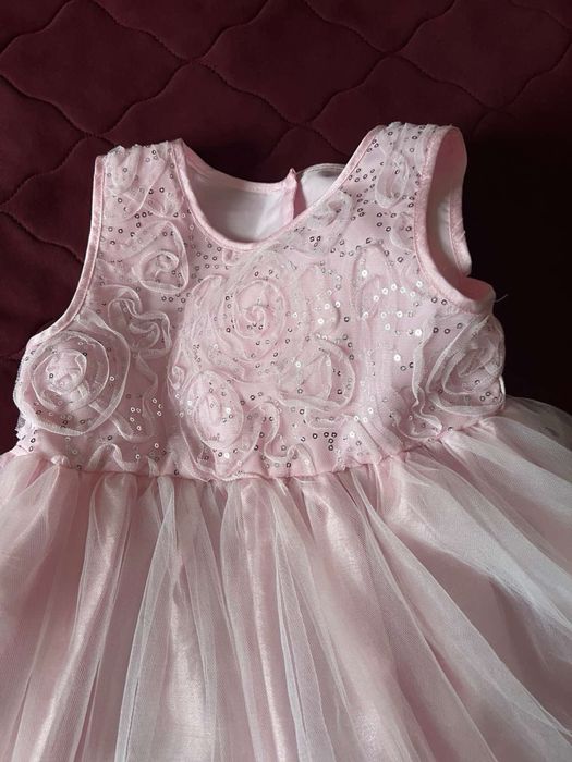 Сукні для дівчаток на 4-5 років