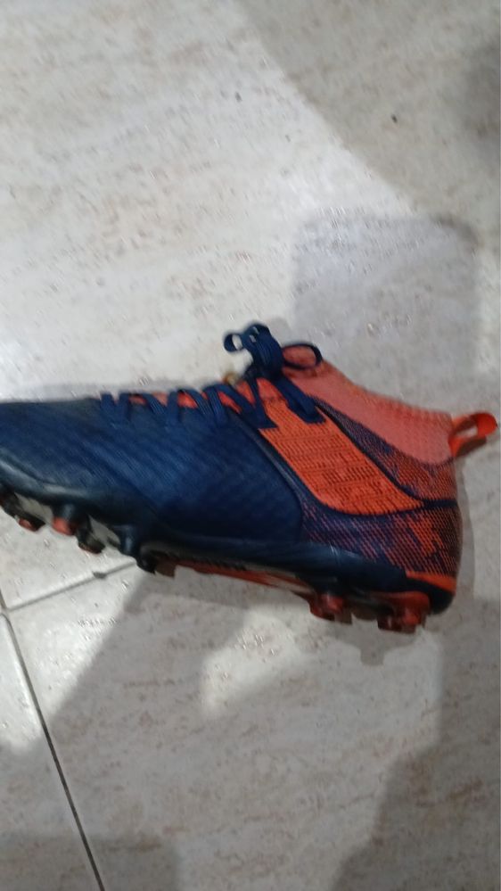 Chuteira kipsta 36