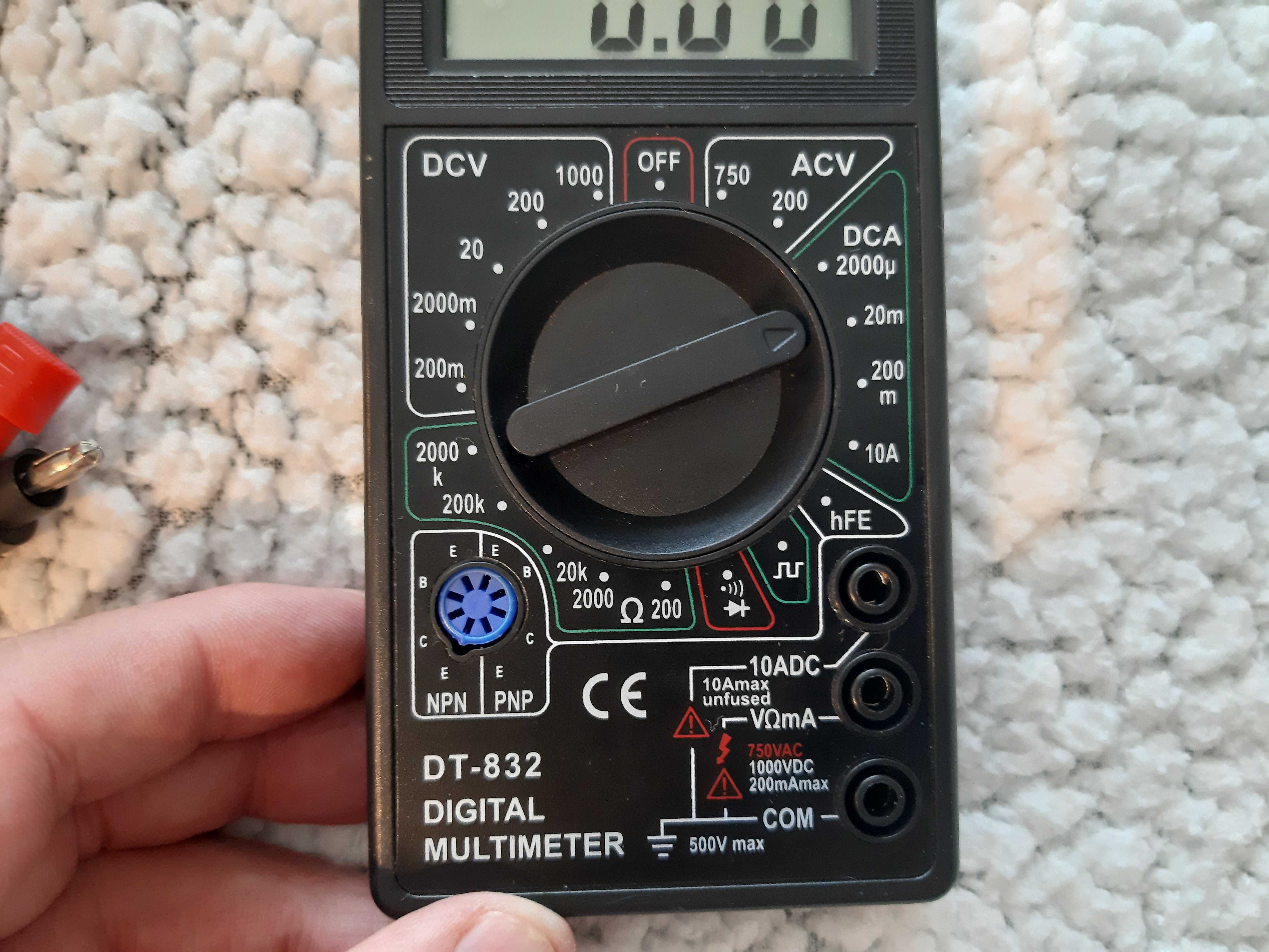 Multímetro Digital DT-832