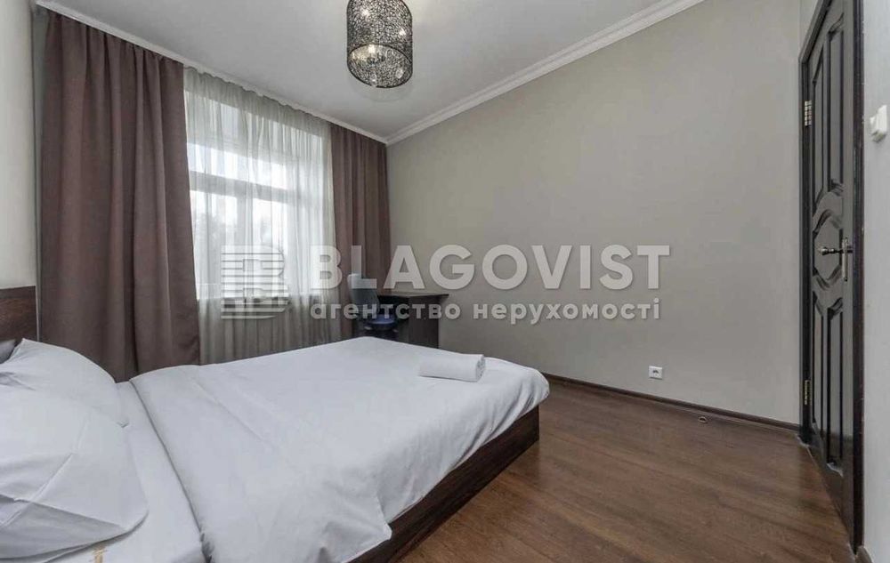 Продаж 2 к квартири Коновальця 7/9  Палац Україна ремонт!!!