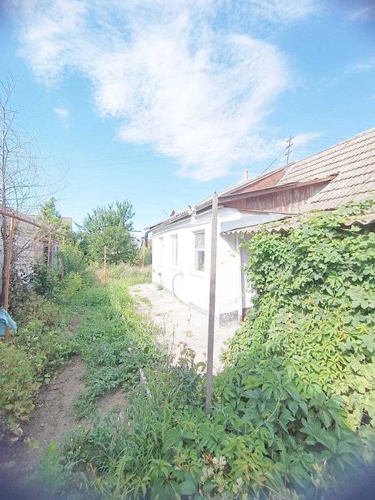 Продаю будинок, 8-ма Воєнна