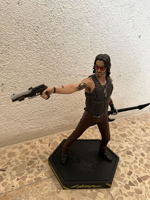 Cyberpunk 2077: Male V Figure & Johnny Silverhand Figures