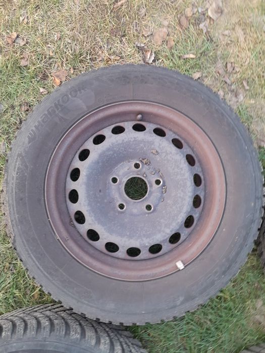 Oryg. koła 195/65/15 5x112 Golf V opony zima 22r.