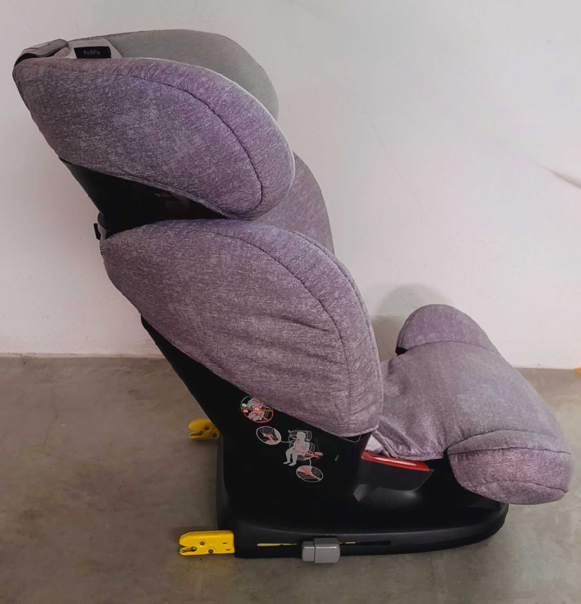 Cadeira Bebé Confort Rodifix cinza.
Grupo 2/3, 15kg-36kg, 3-12 anos