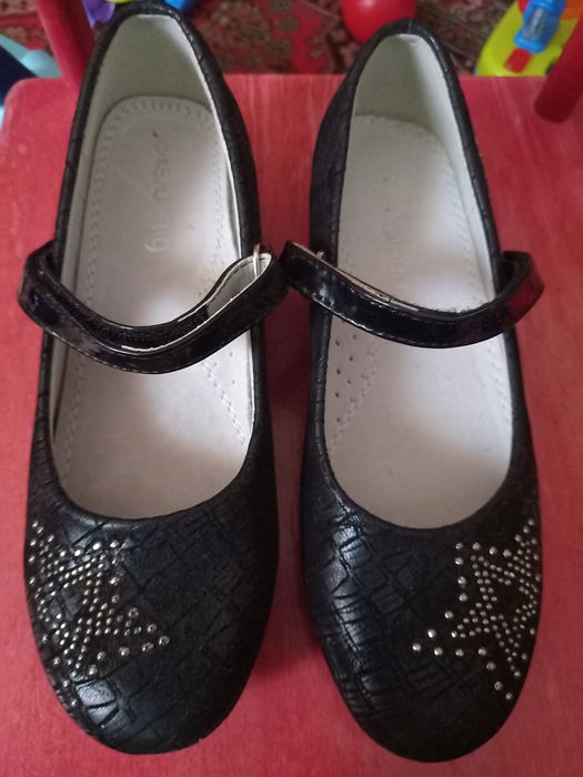 Туфлі для дівчинки