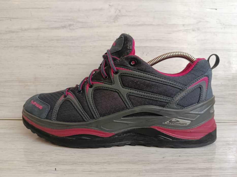 Водостойкие термо кроссовки Lowa Gore -Tex стелька 26,5 см