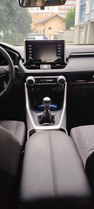 Офіційна Toyota RAV4 2020