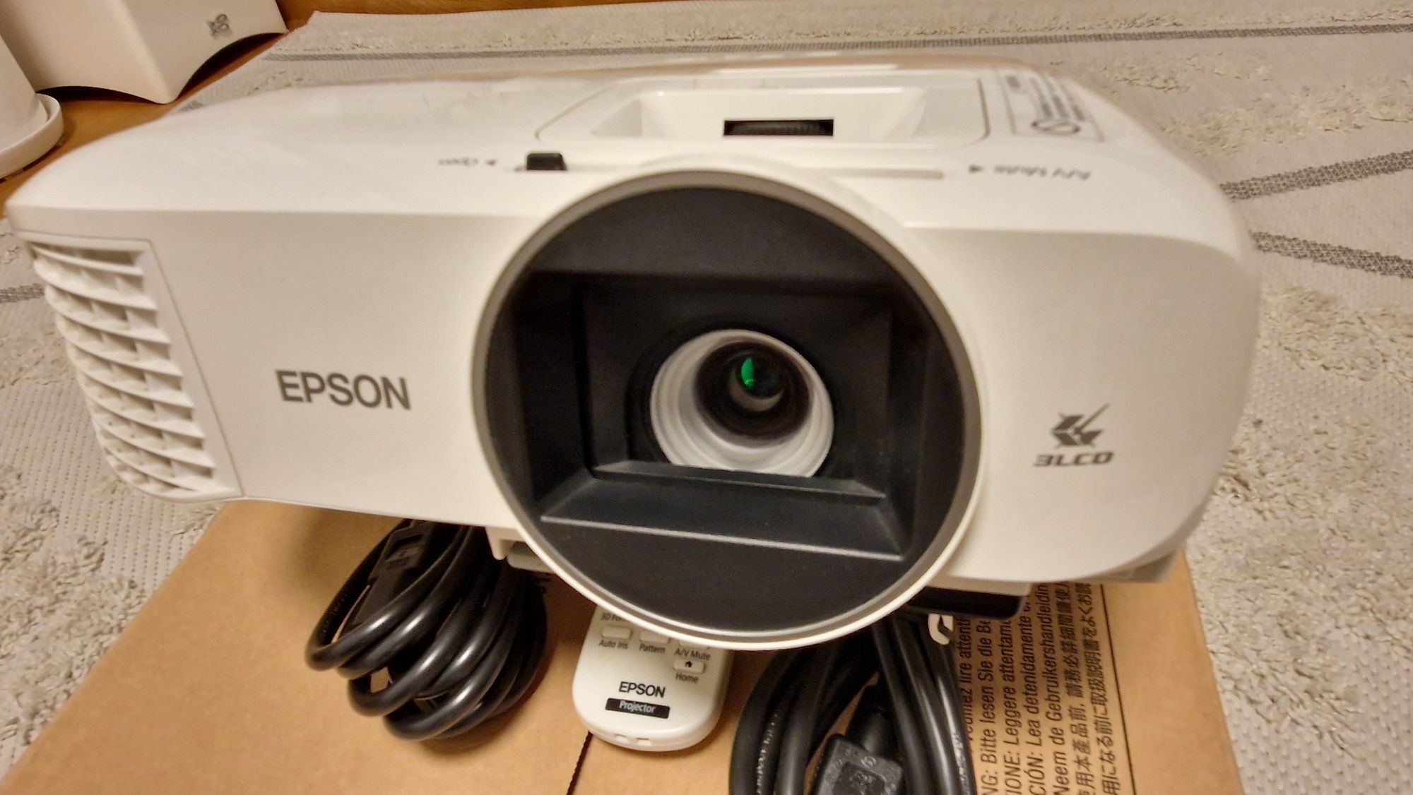 Projektor Epson Eh-TW5600 - Full HD 1080p- bardzo dobry stan polecam!