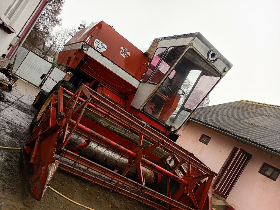 Комбайн Massey Ferguson 186комбайе
