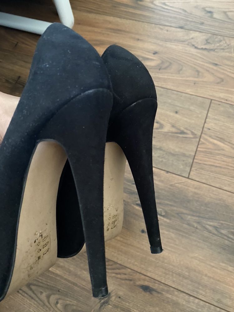 Szpilki Kurt Geiger