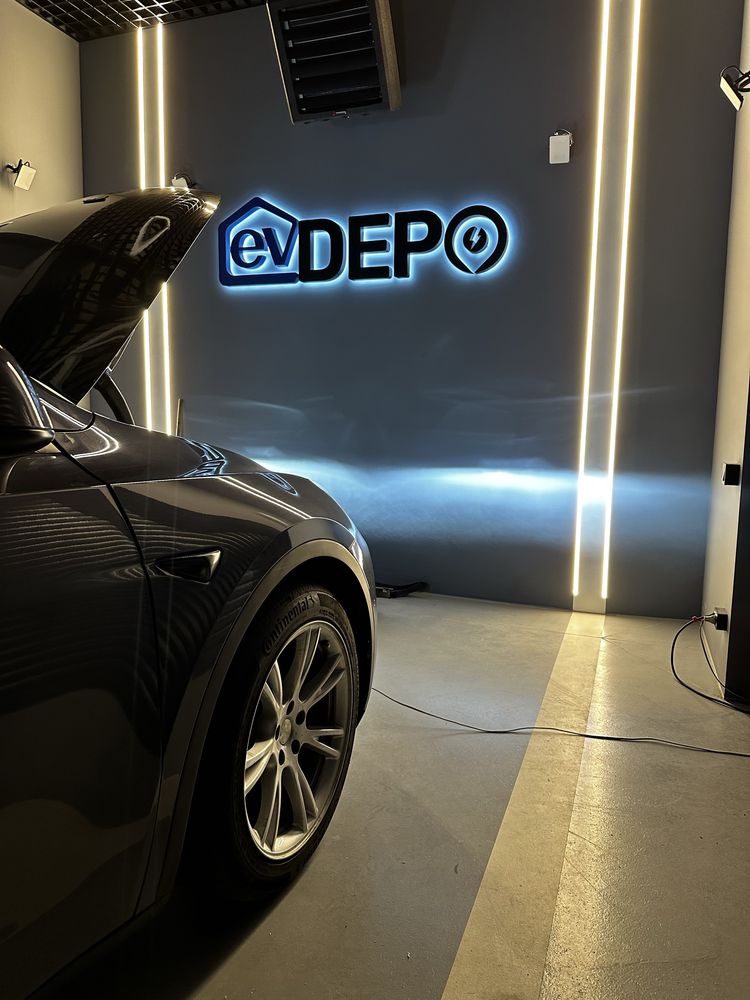 Діагностика, ремонт та відновлення Tesla Model Y 3 S X | СТО Тесла