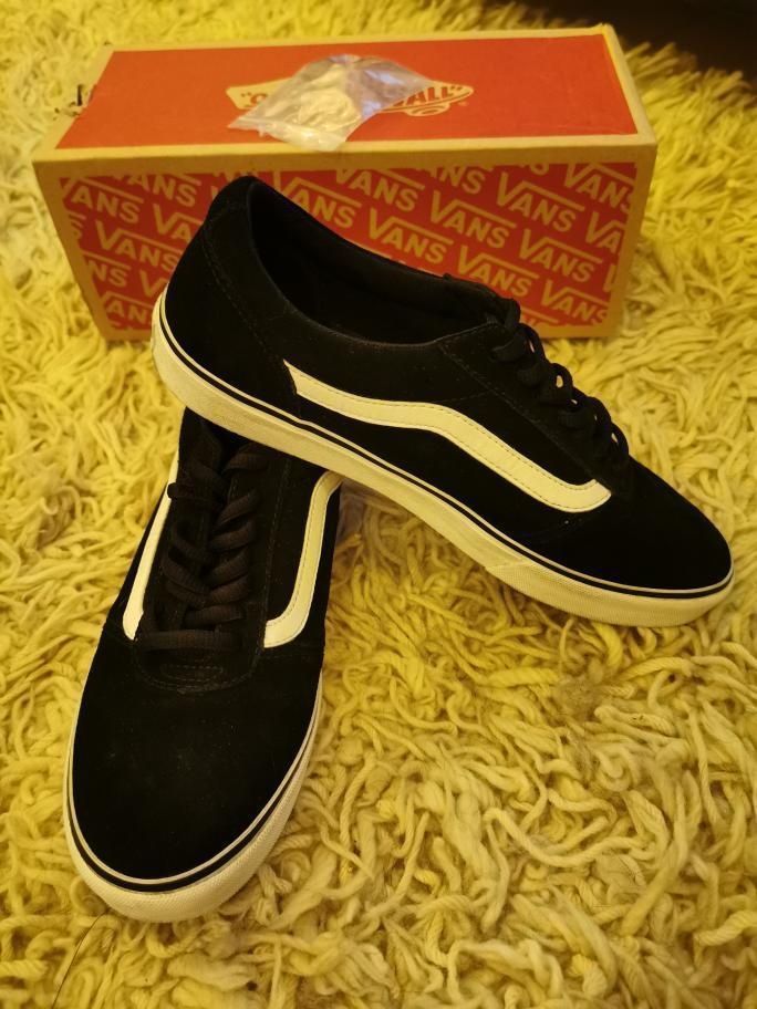 Vans maddle tamanho 40.