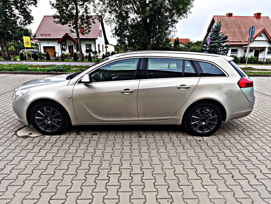 *Opel Insignia*1.8 benzyna* Bogate wyposażenie* Super stan*