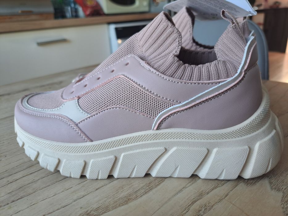 Piękne sneakersy damskie nowe Cleve , rozmiar 38
