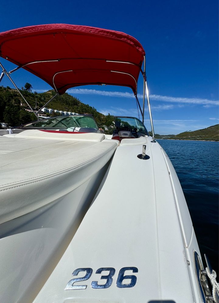 Barco Chaparral 236 SSX