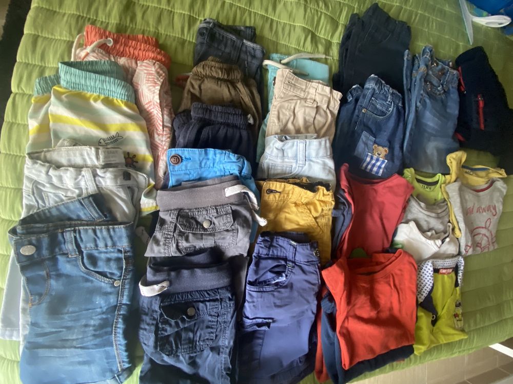 Vendo lote de 30 Peças -roupa de menino 18-24 meses