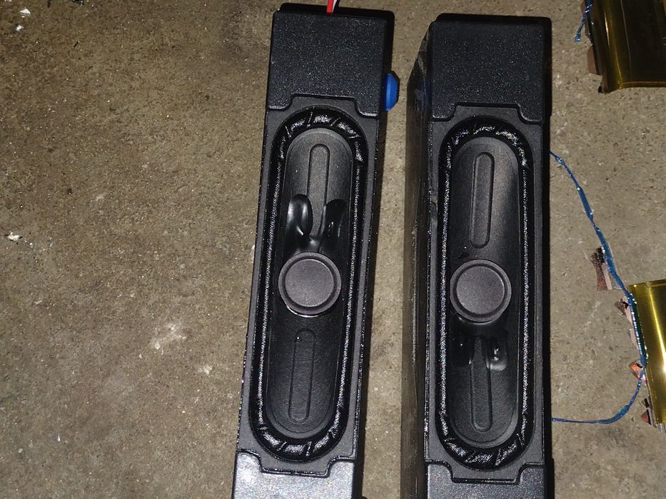 Głośniki z telewizora Hisense 55A6BG