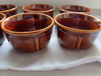Porcelitowe małe brazowe miseczki 4x Pruszkow-vintage PRL