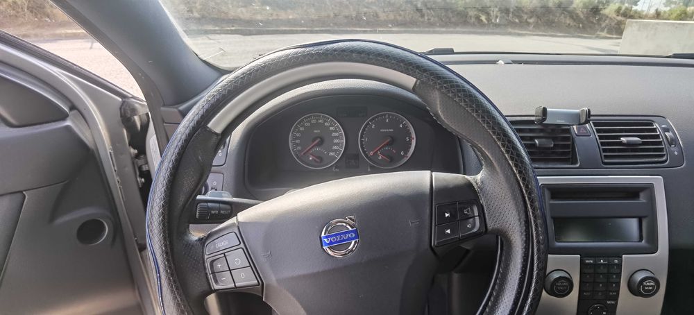 Volvo S40 1.6D R-Design (SEM MBWAY)