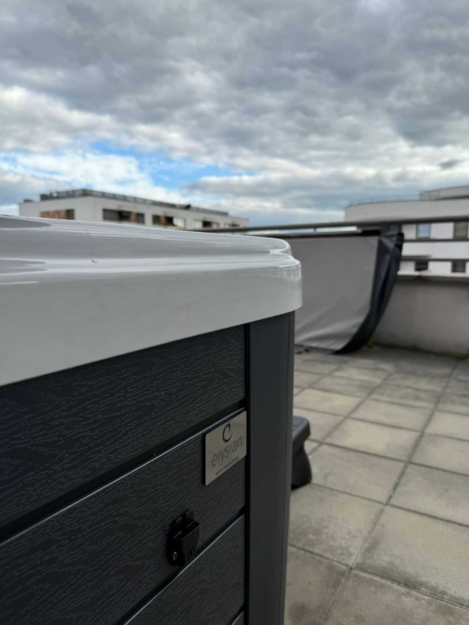 Całoroczne Jacuzzi Ogrodowe dla 3 Osób RX 170 - Angielski Producent
